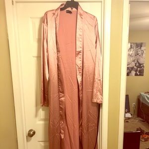 Plus pink satin duster